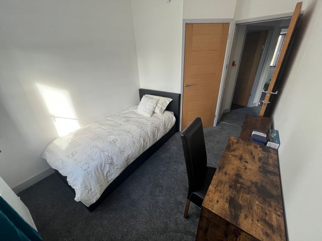 Property photo 3 of 7 Bedroom