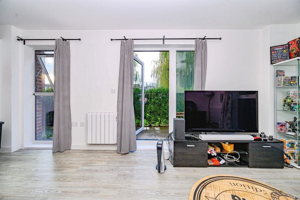 Property photo 3 of 17