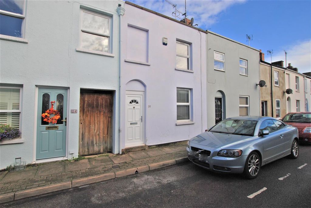 Property photo 1 of 10 Exterior