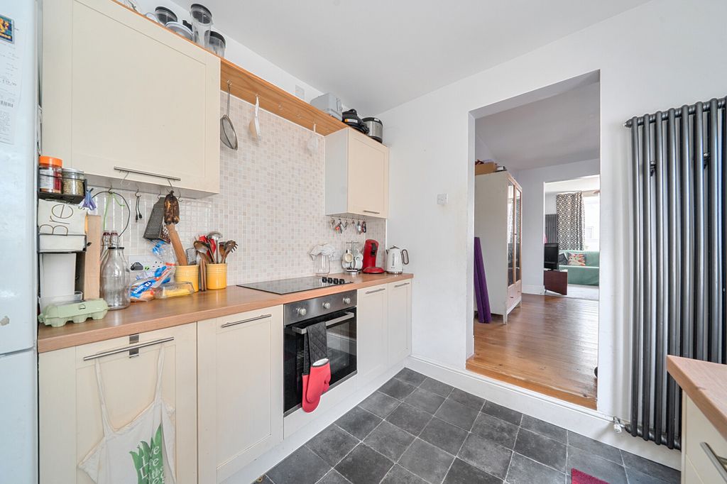 Property photo 3 of 20 Kitchen