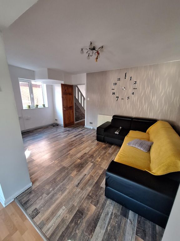 Property photo 2 of 8 Gallery