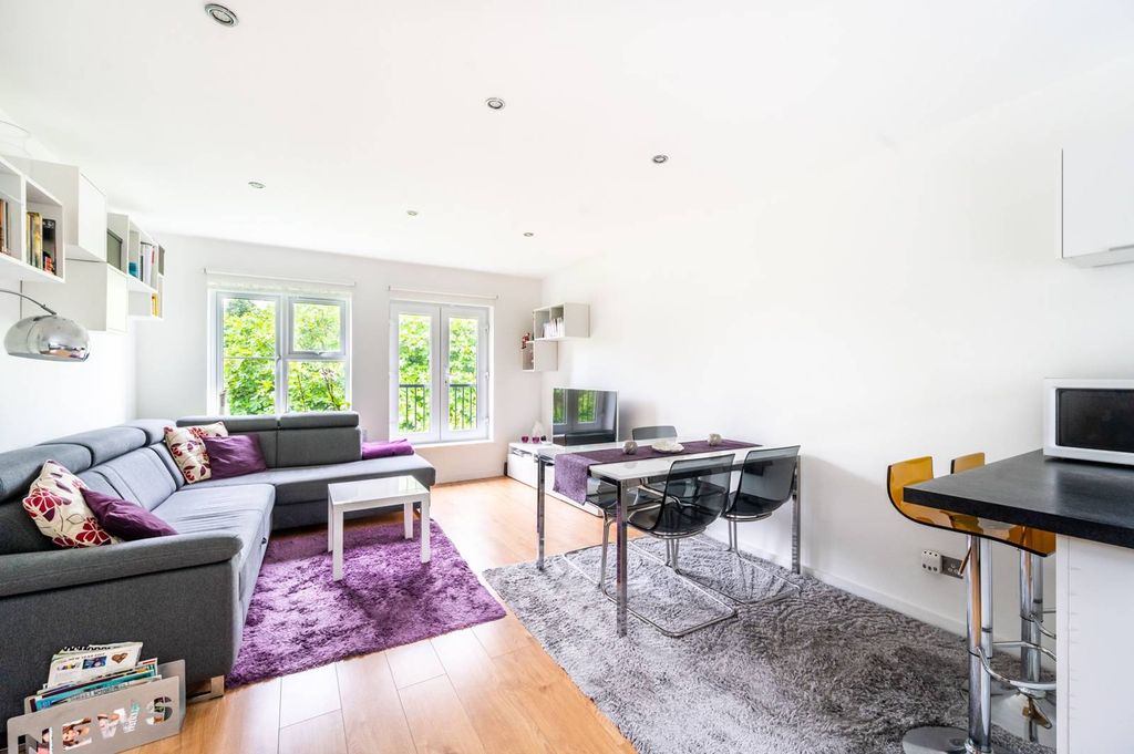 Property photo 2 of 9