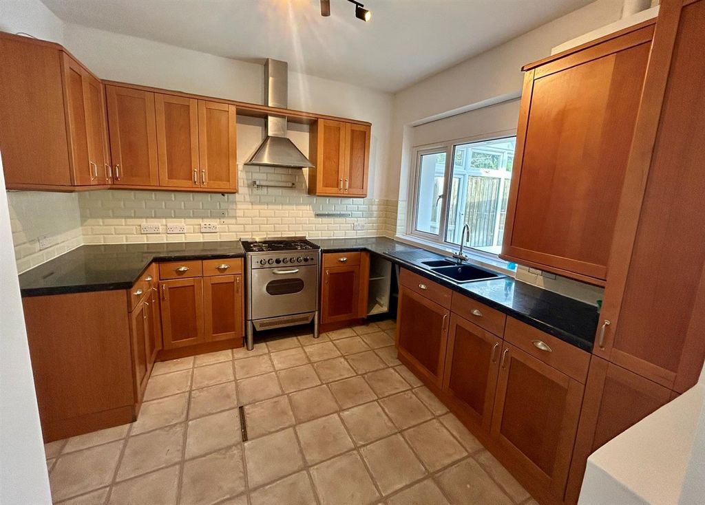 Property photo 2 of 9 Kitchen.Jpg