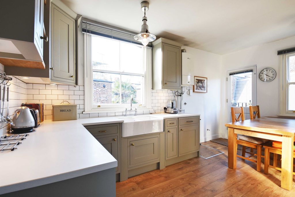 Property photo 2 of 10 Photo 02