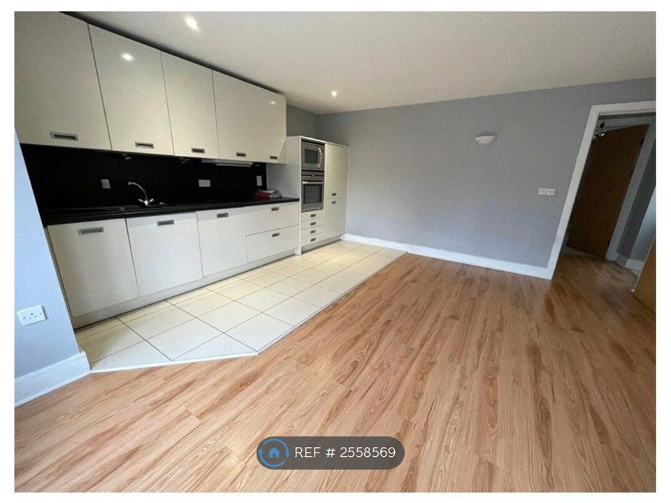 Property photo 3 of 8