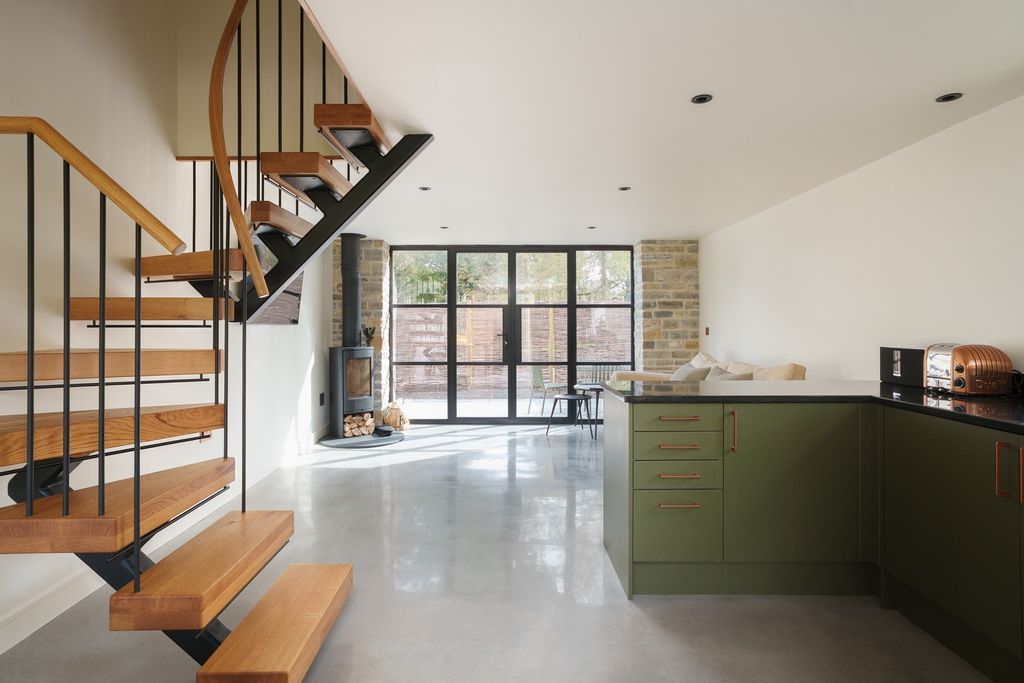 Property photo 2 of 9 5385573