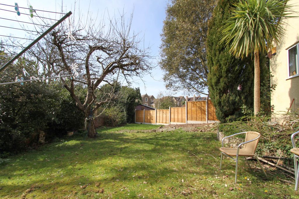 Property photo 3 of 13 Garden