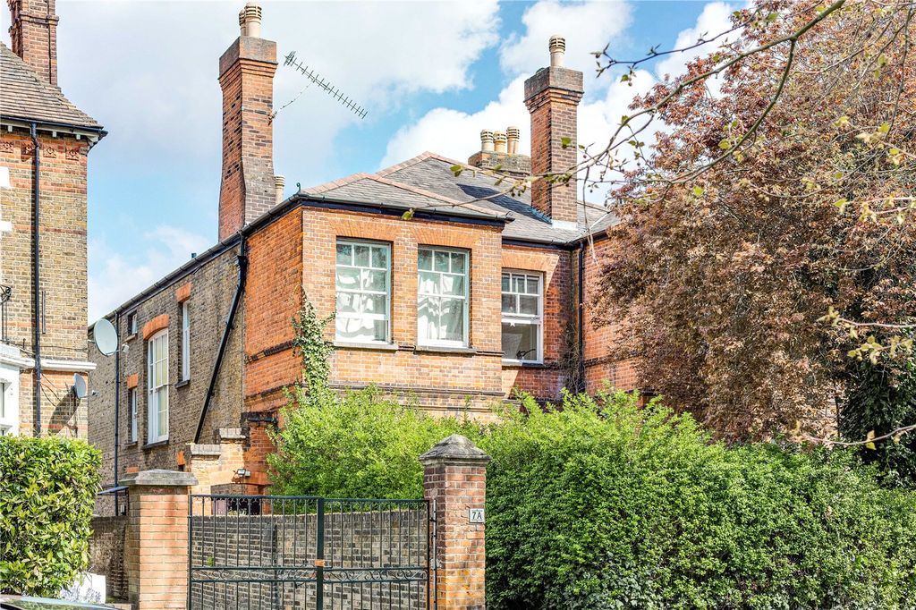Property photo 2 of 9