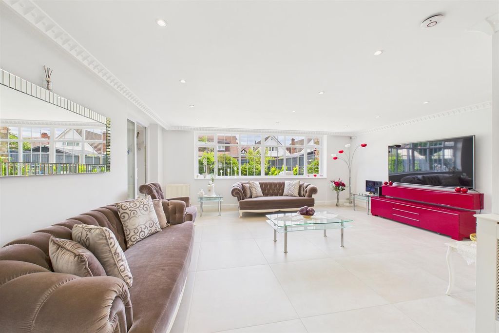 Property photo 3 of 16 3.Jpg