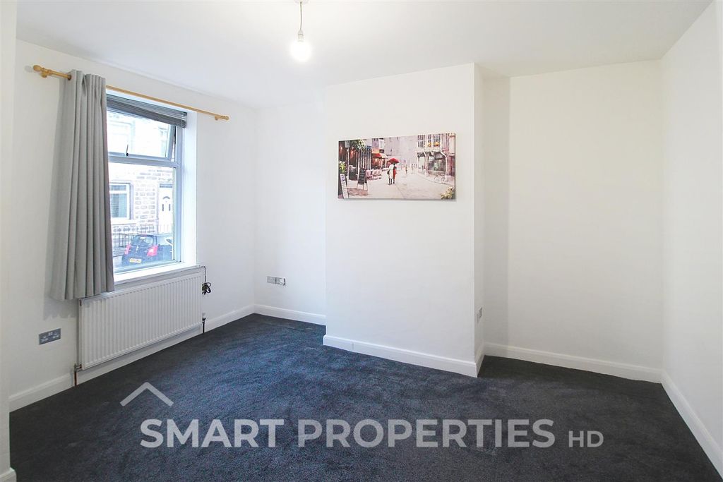 Property photo 3 of 9 Living Room