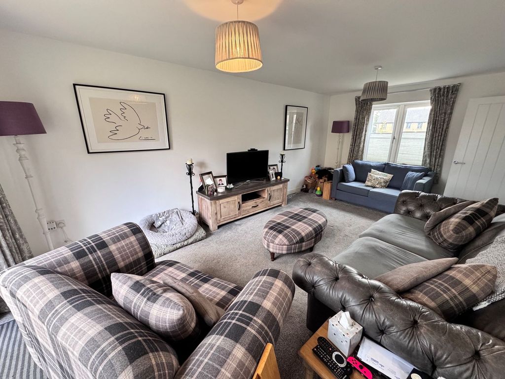 Property photo 2 of 23