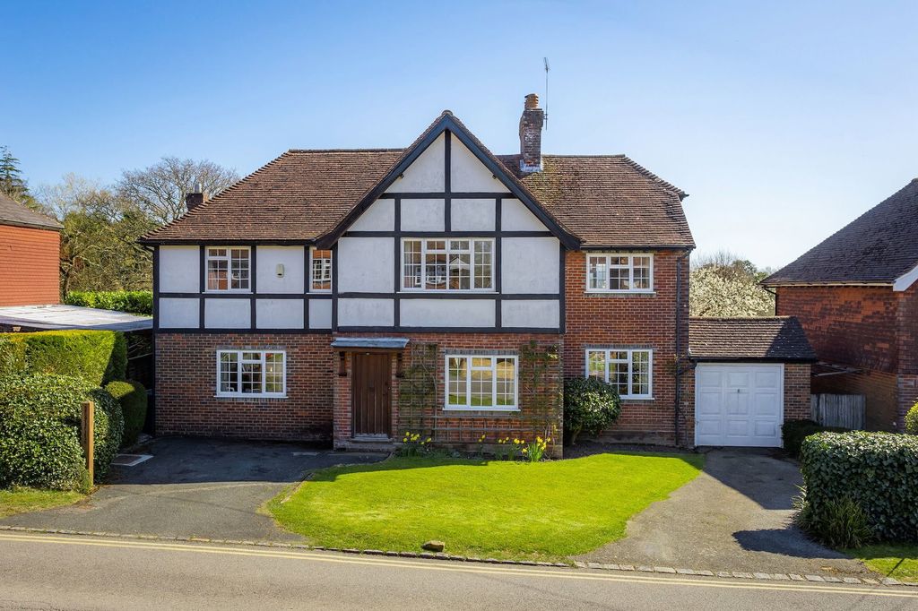 Property photo 1 of 28