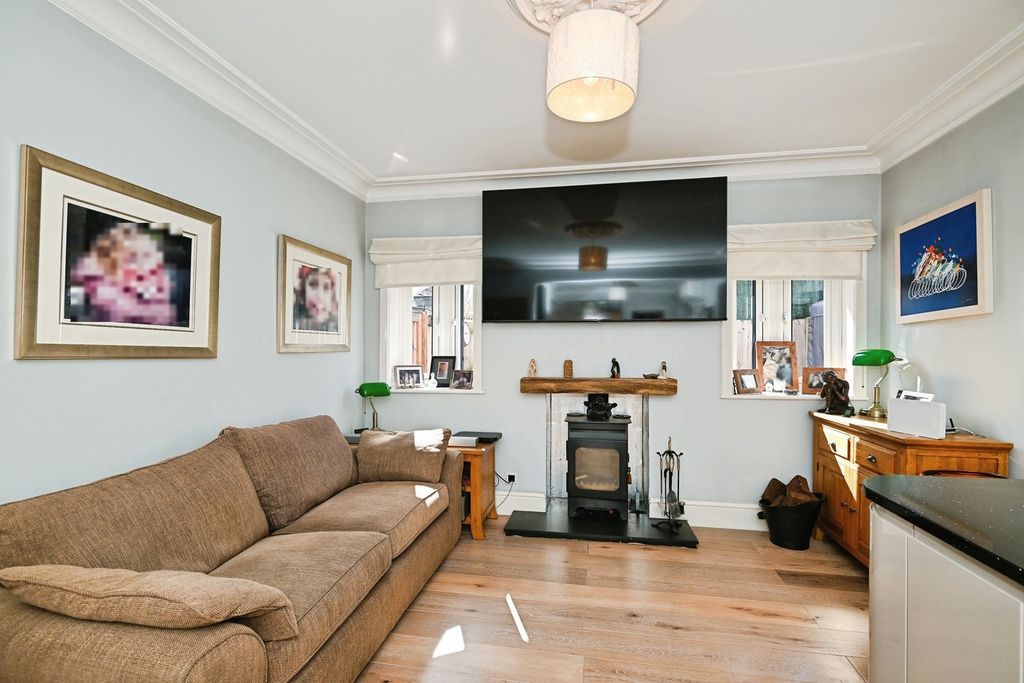 Property photo 1 of 20 Pbox-Img.Jpg