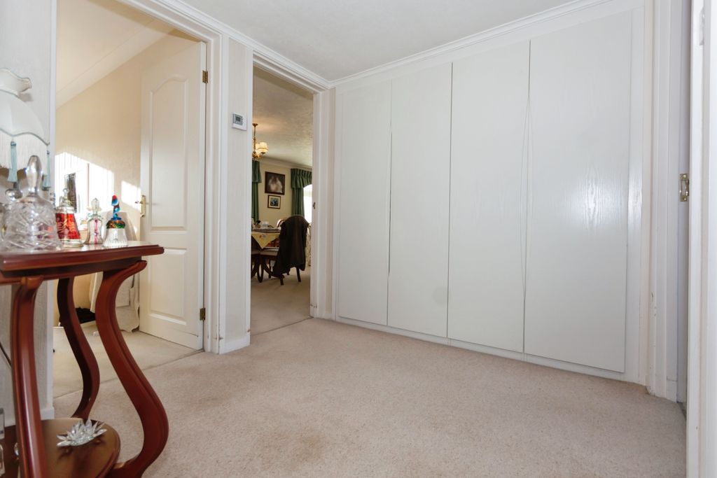 Property photo 3 of 16 Hallway