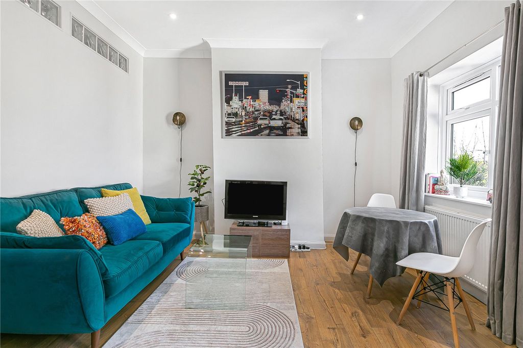 Property photo 2 of 23 Reception Room