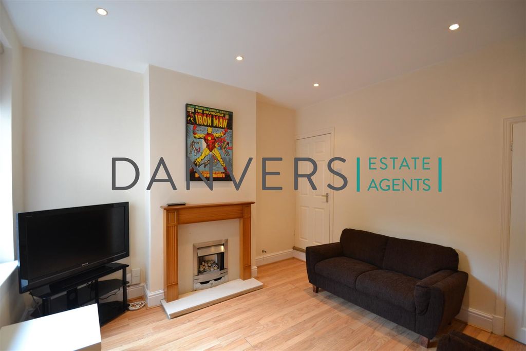 Property photo 2 of 10