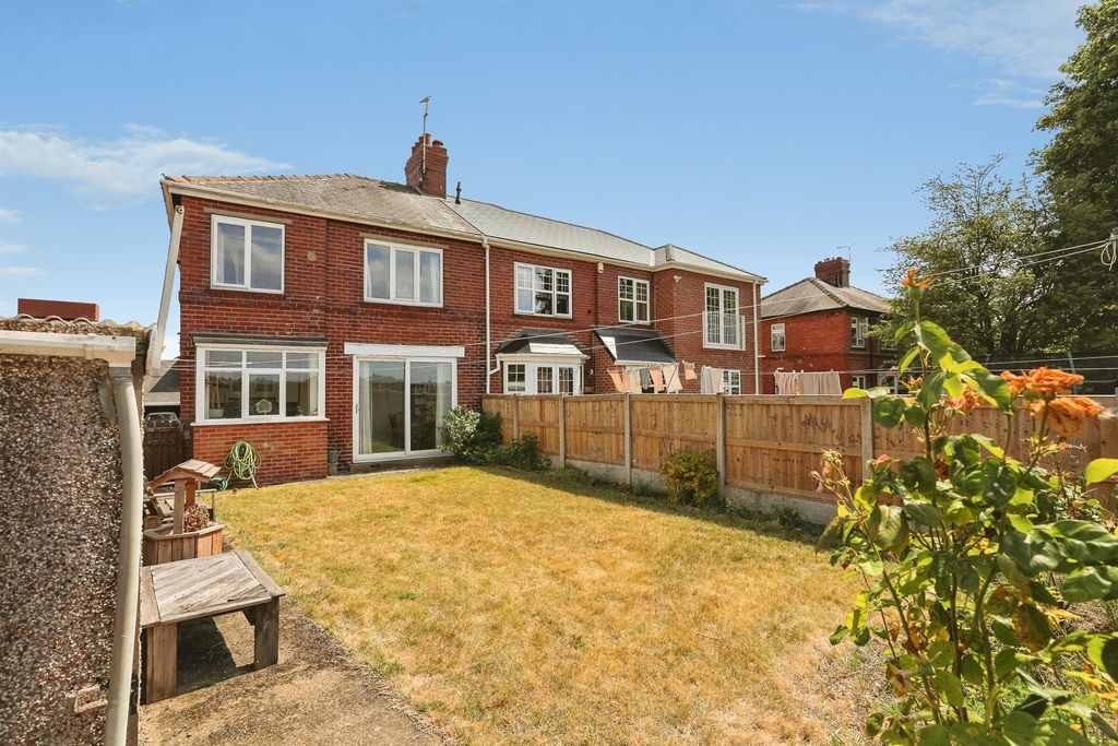 Property photo 3 of 23