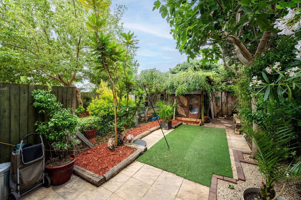 Property photo 3 of 12