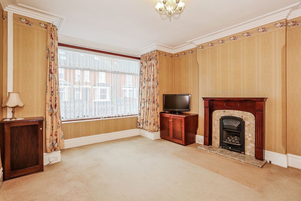Property photo 2 of 17 Photo