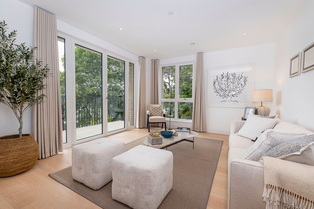 Property photo 3 of 13