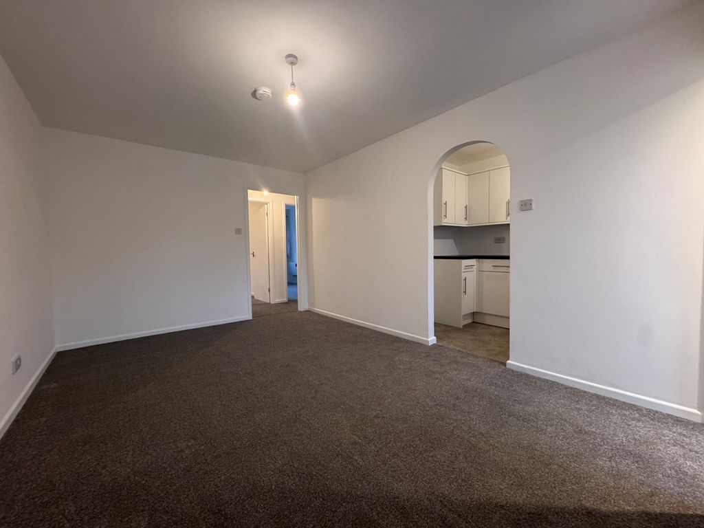Property photo 2 of 11 Living Room