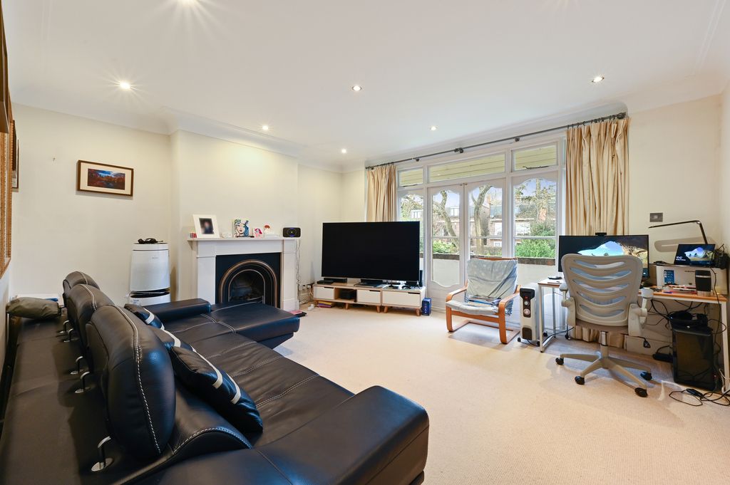 Property photo 3 of 10