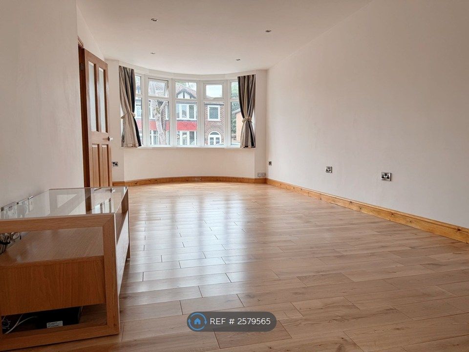 Property photo 3 of 25