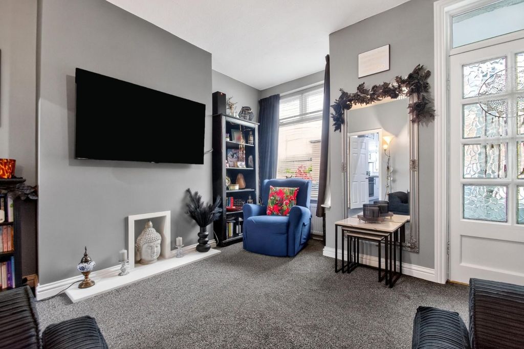 Property photo 1 of 15 9Poplargrove-4.Jpg