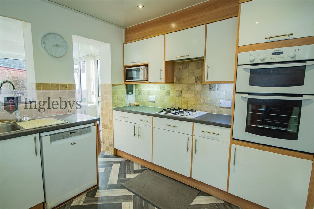 Property photo 3 of 25