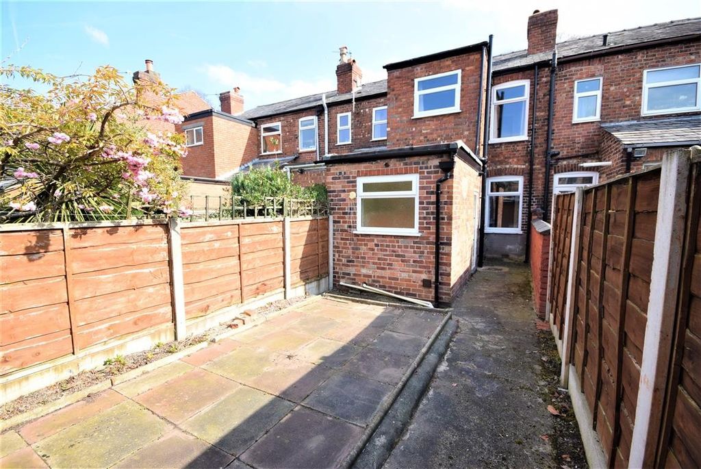 Property photo 2 of 19 Rear Courtyard