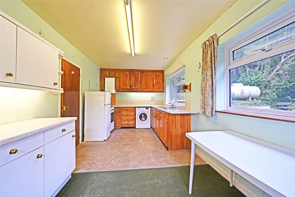 Property photo 3 of 26 Kitchen Diner