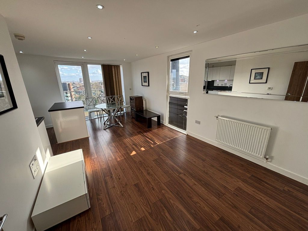 Property photo 3 of 11 Photo 16