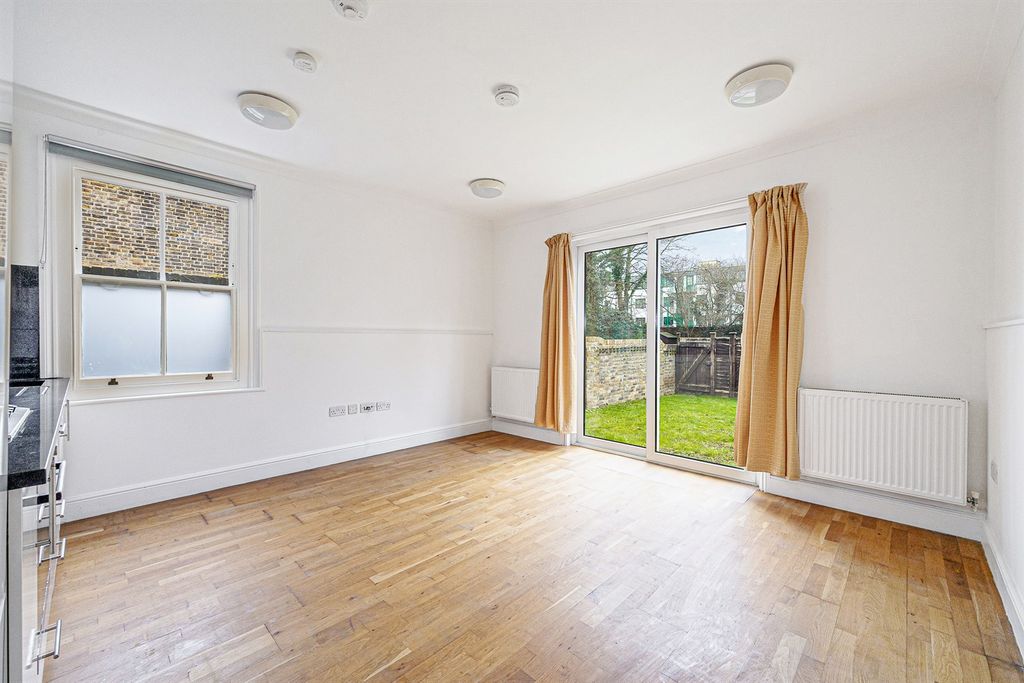 Property photo 1 of 8 (Main)