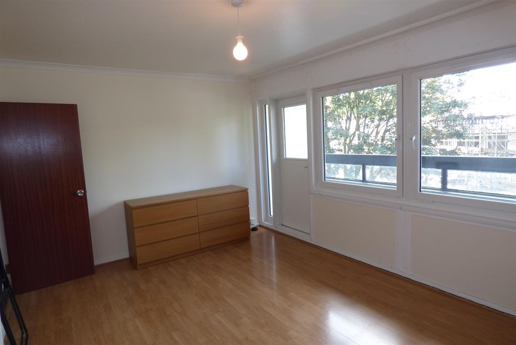 Property photo 3 of 7 P1090099.Jpg