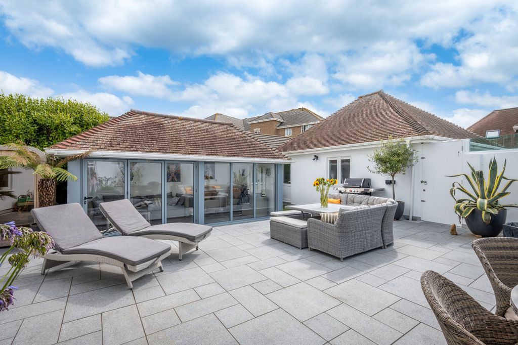 Property photo 3 of 21 Picture No. 28