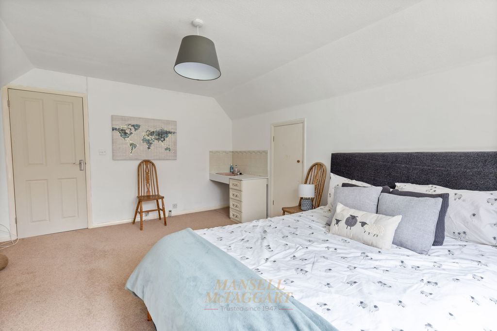 Additional image 19 of 6 bed detached house for saleImberhorne Lane, East Grinstead RH19