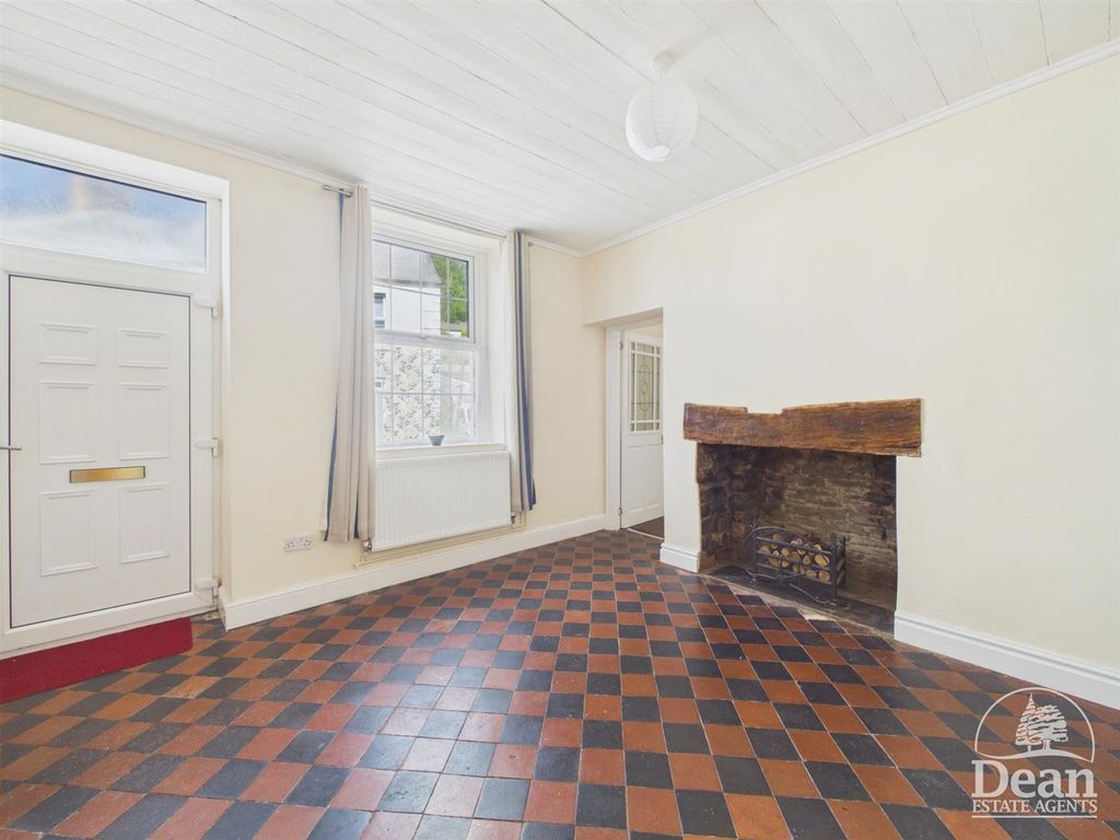 Property photo 2 of 14