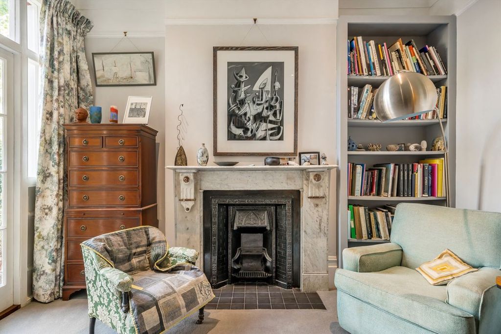 Property photo 3 of 12