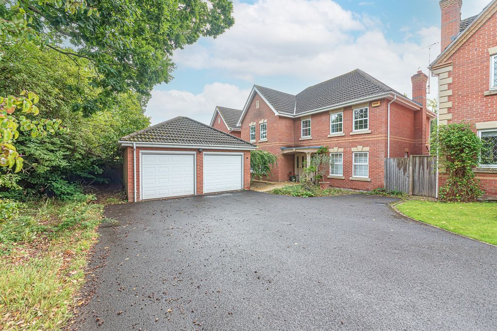 Property photo 1 of 19 (Main)