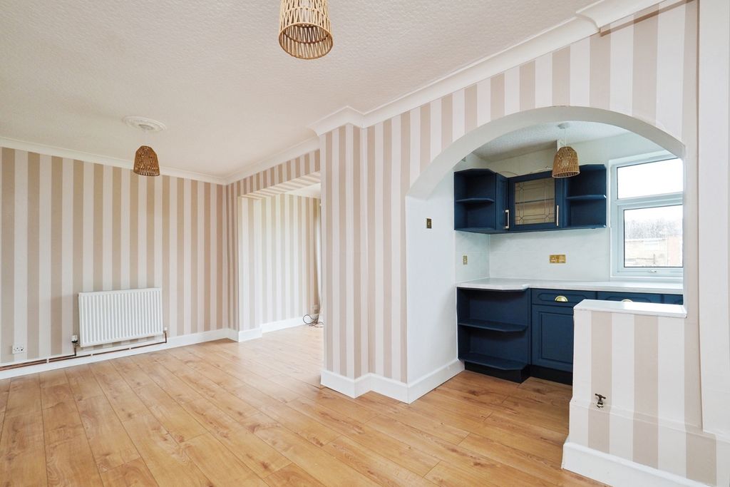 Property photo 2 of 17 Photo