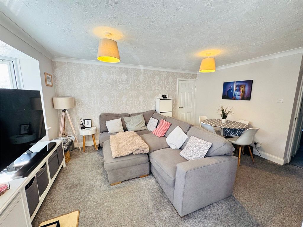 Property photo 2 of 8 Picture No. 04