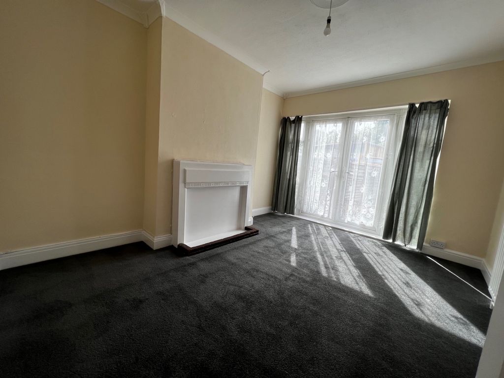 Property photo 2 of 7 Gallery