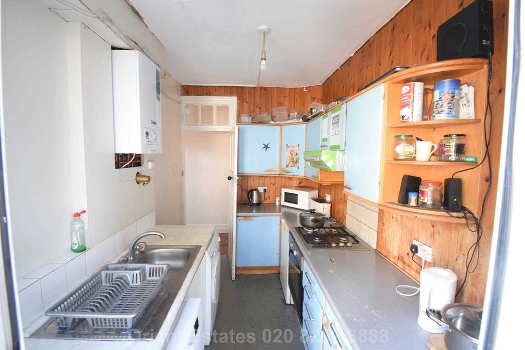 Property photo 2 of 6