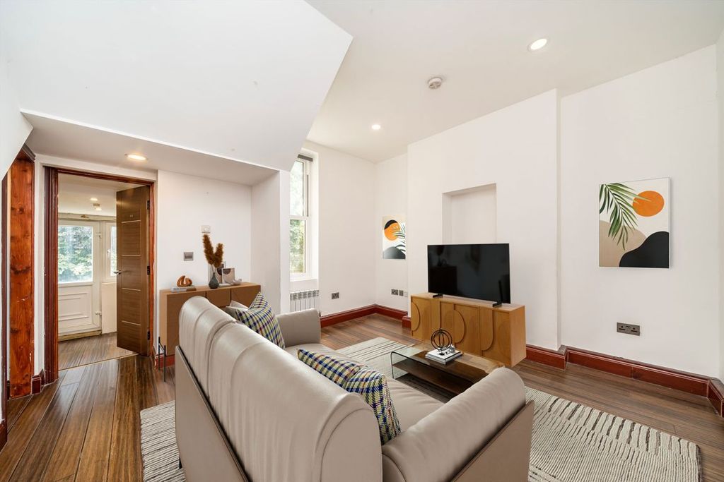 Property photo 2 of 5