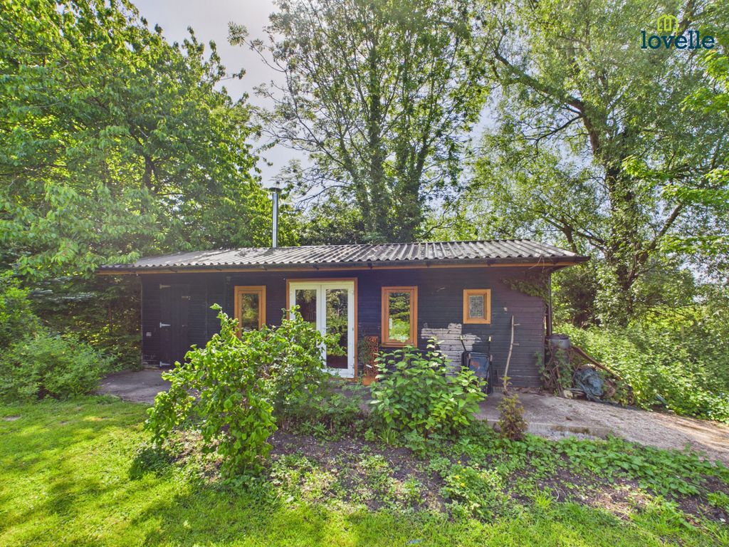 Property photo 2 of 20