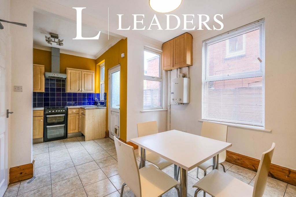 Property photo 2 of 6 Kitchen Diner