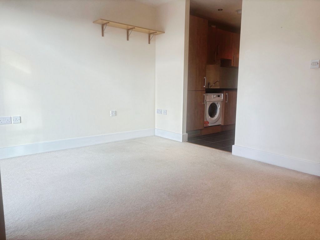 Property photo 3 of 5 Bedroom 5