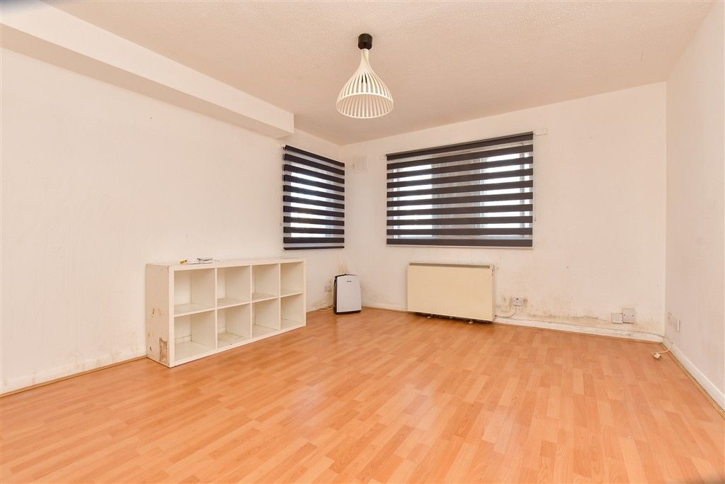 Property photo 2 of 6 Studio