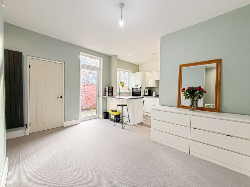 Property photo 3 of 16 Photo 12