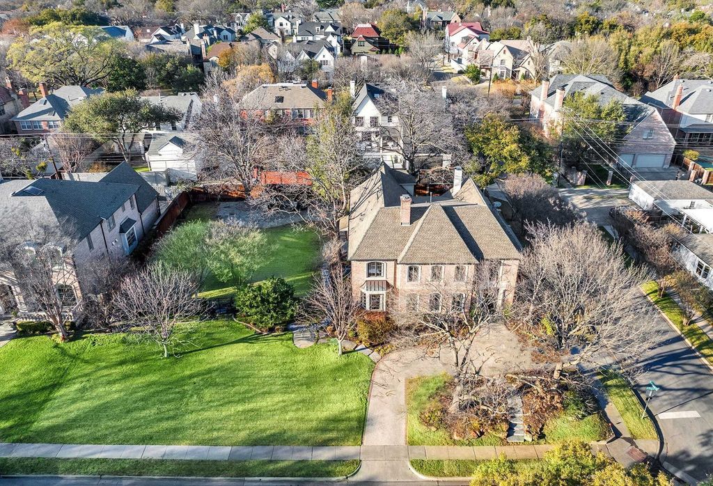 Property photo 1 of 31